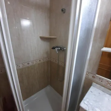2 Dormitorios Piso, 2 Banos, Wifi , Parking Torrellano