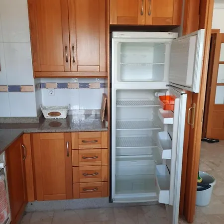 2 Dormitorios Piso, 2 Banos, Wifi , Parking *